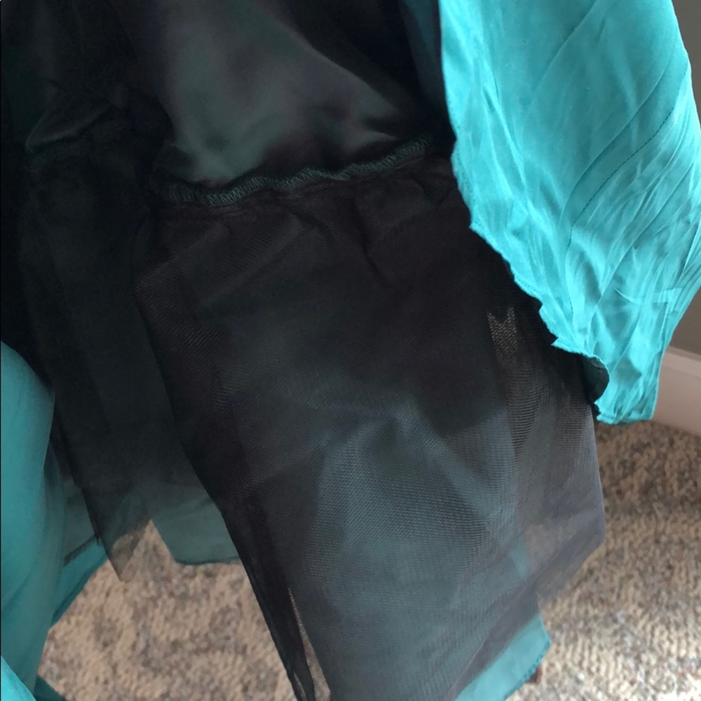 👗Beautiful Emerald! 👗 - Picture 6 of 11